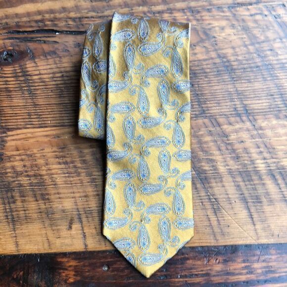 T. Harris London 100% Silk Hand Tie Gold with Blue Paisley designs - Picture 1 of 6